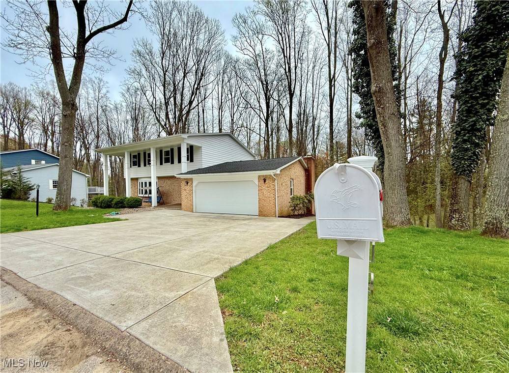 Vienna, WV 26105,10 Ashwood DR