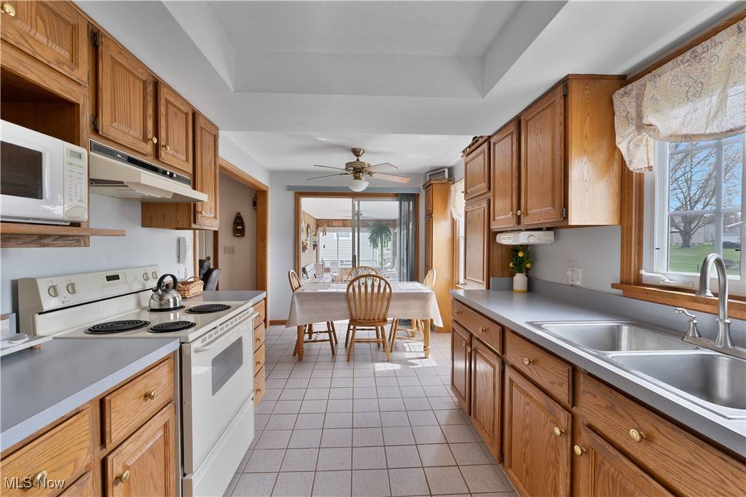 Boardman, OH 44512,159 Mayflower DR