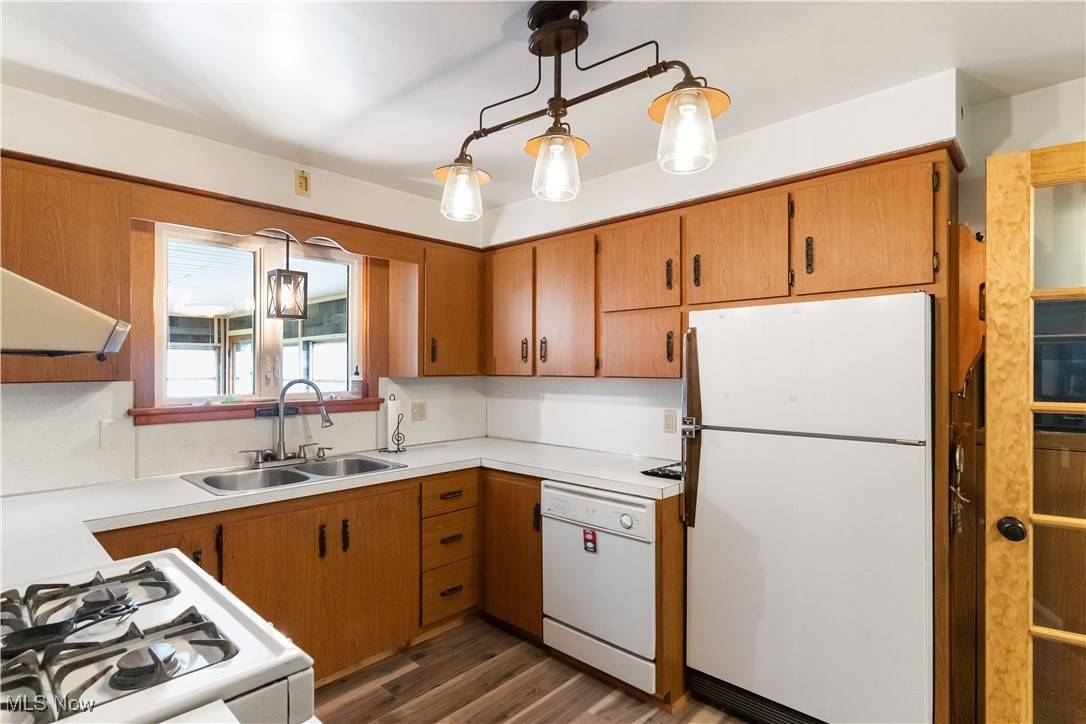 Girard, OH 44420,983 Beechwood DR