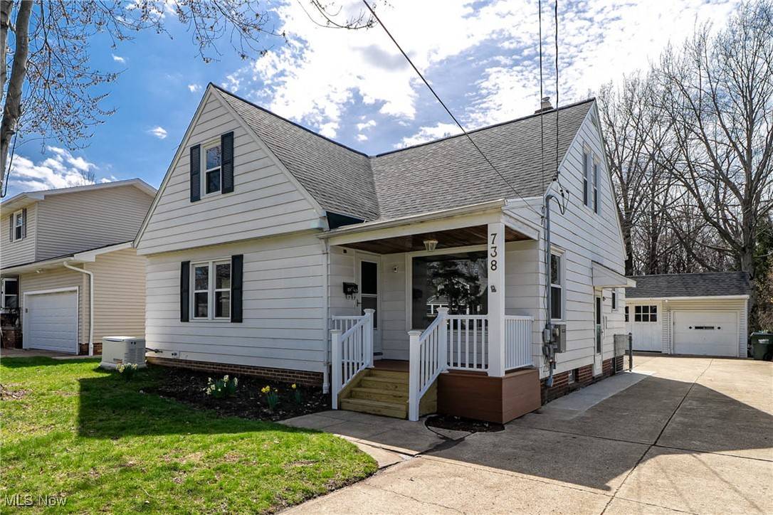 Wickliffe, OH 44092,738 Bryn Mawr AVE