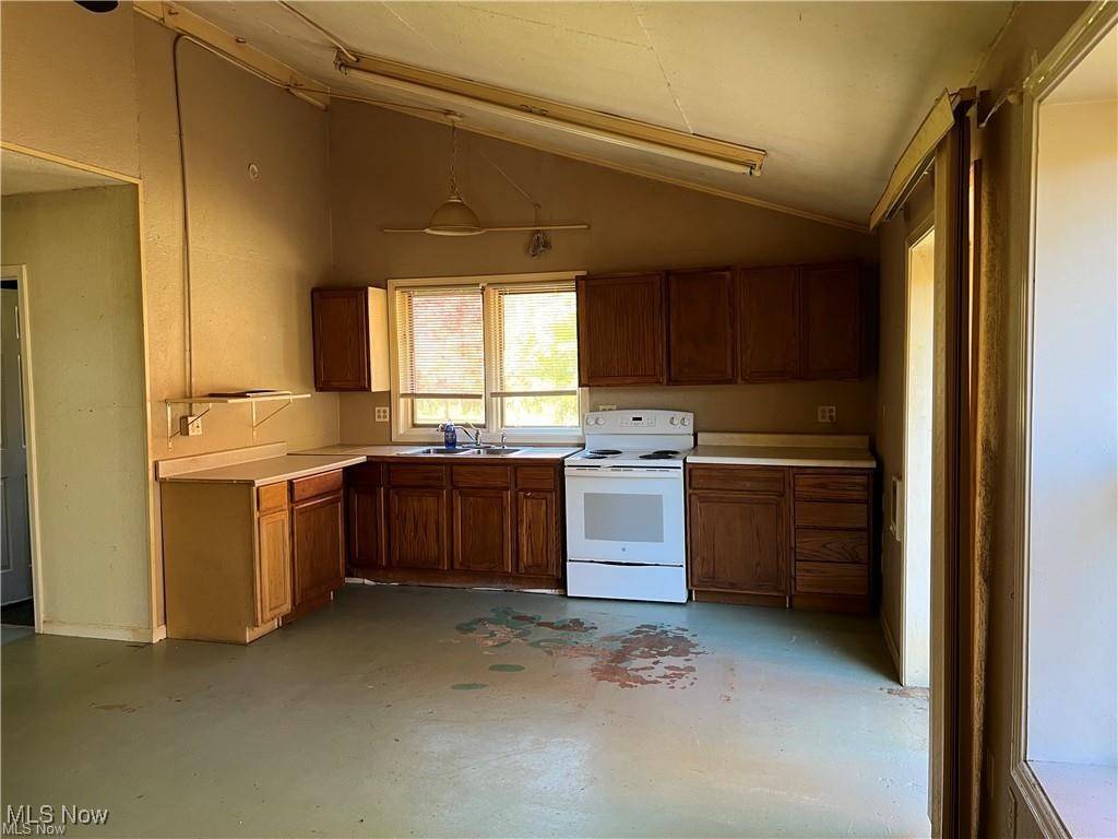 Ashtabula, OH 44004,1194 Van Winkle DR