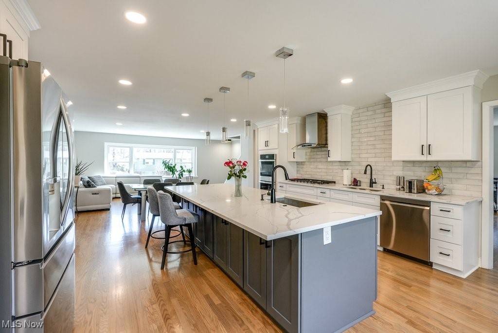Beachwood, OH 44122,23703 Glenhill DR