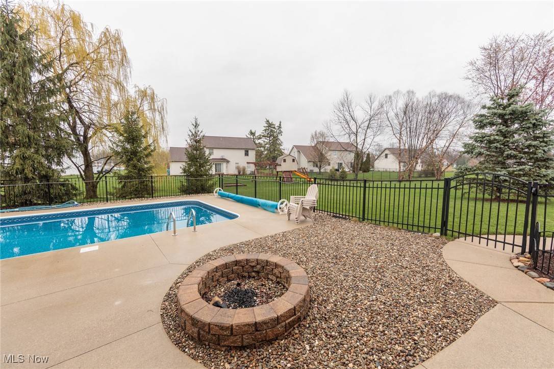 Avon, OH 44011,33720 N North Fall Lake DR