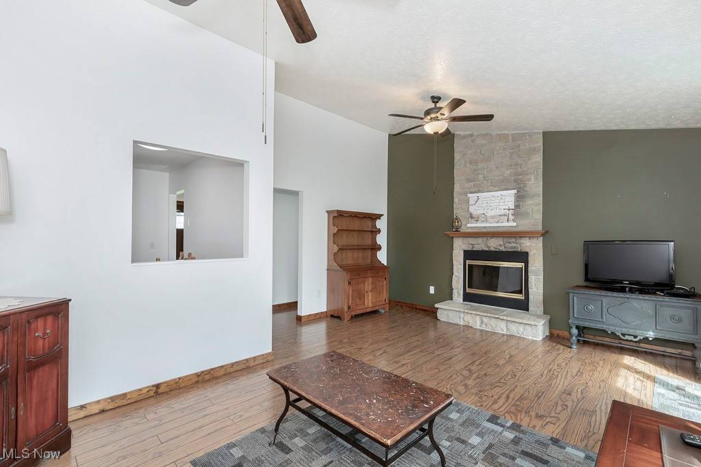 Lafayette, OH 44256,6881 Lake RD