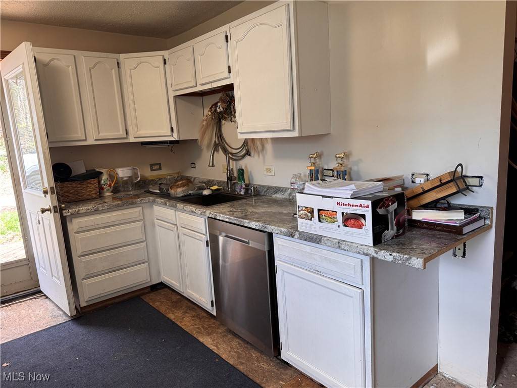 Lakeville, OH 44638,8538 Township Road 1060