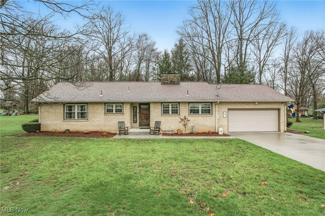 Brookfield, OH 44403,905 Crestwood DR NE