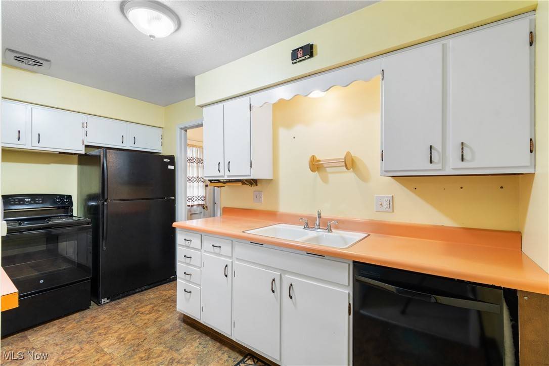 Eastlake, OH 44095,145 Pinehurst BLVD
