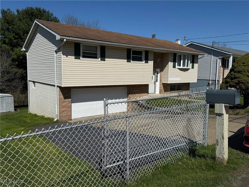 Wintersville, OH 43953,233 Frostview DR