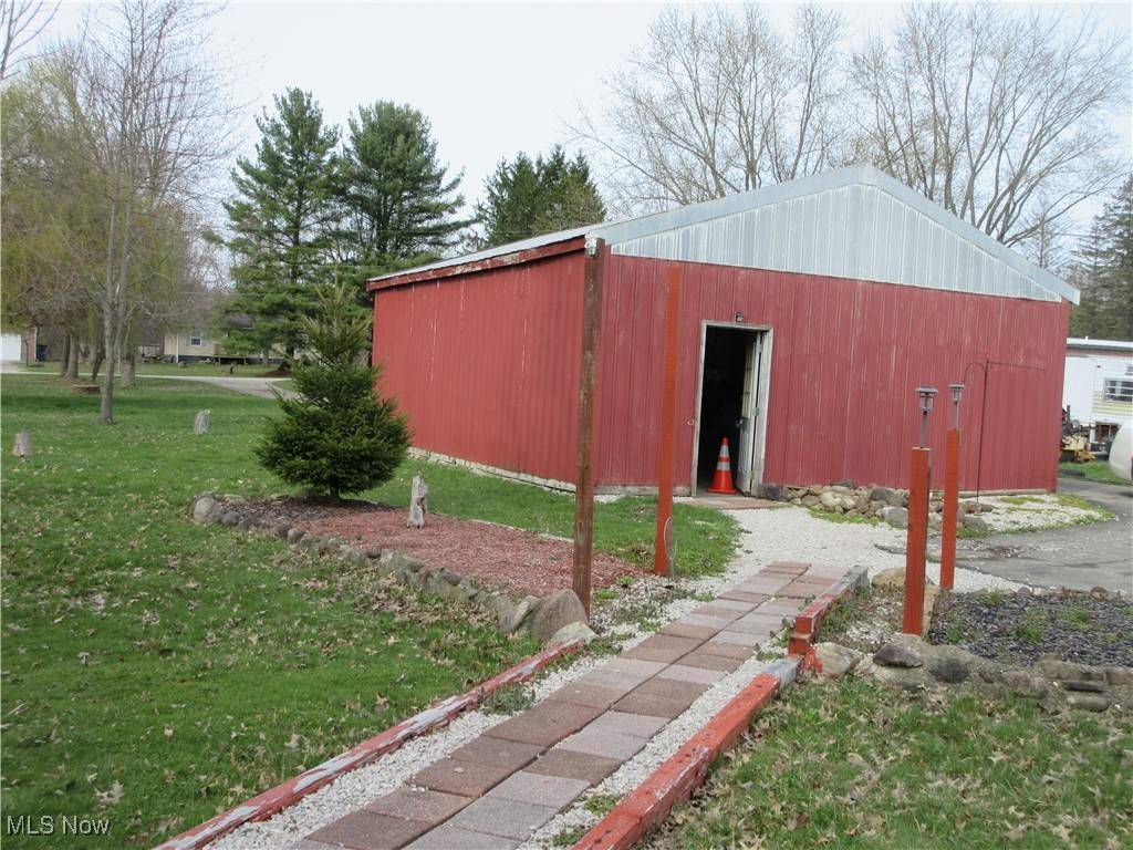 Andover, OH 44003,6790 Slater RD