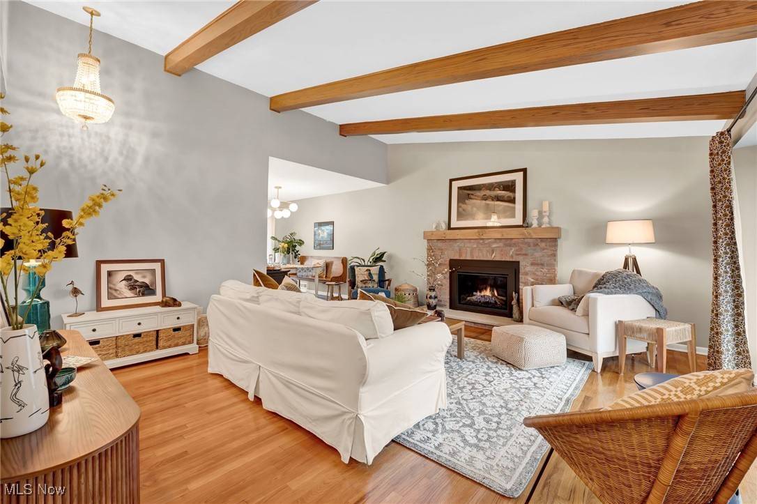 Seven Hills, OH 44131,252 E Hillsdale AVE