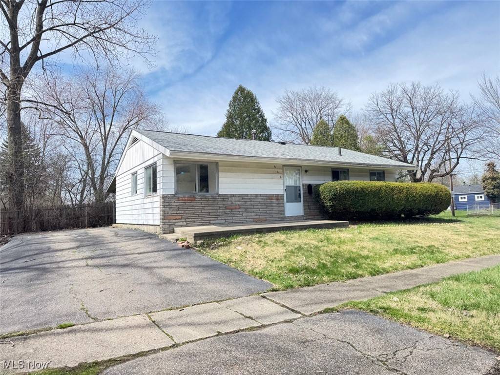 Akron, OH 44320,866 Warrington RD