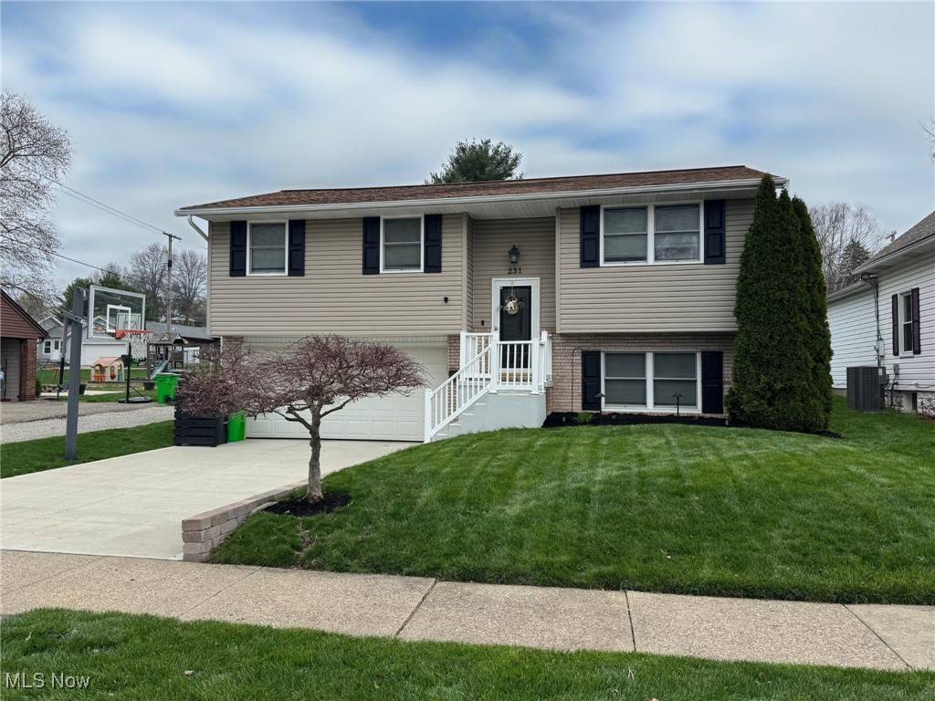 Dover, OH 44622,231 Glenview AVE