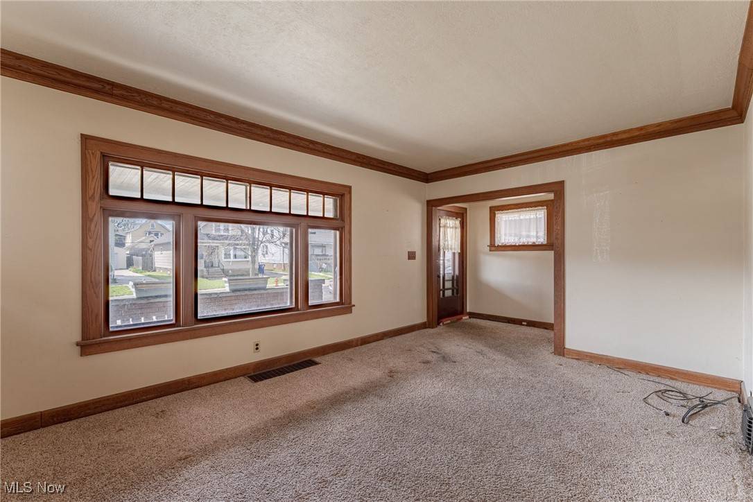 Cleveland, OH 44111,3695 W 136th ST