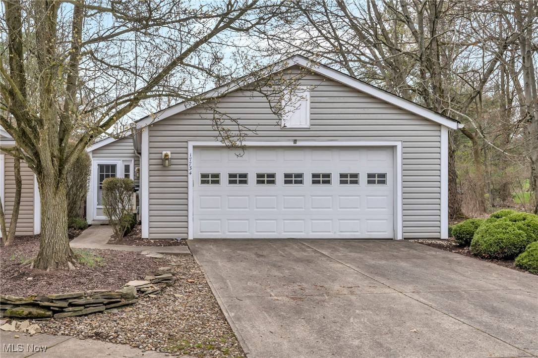 Strongsville, OH 44136,17734 Oxford OVAL #7