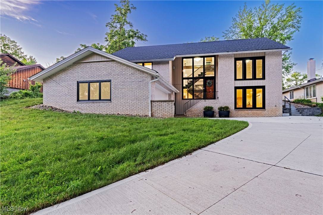Shaker Heights, OH 44122,20601 Shelburne RD