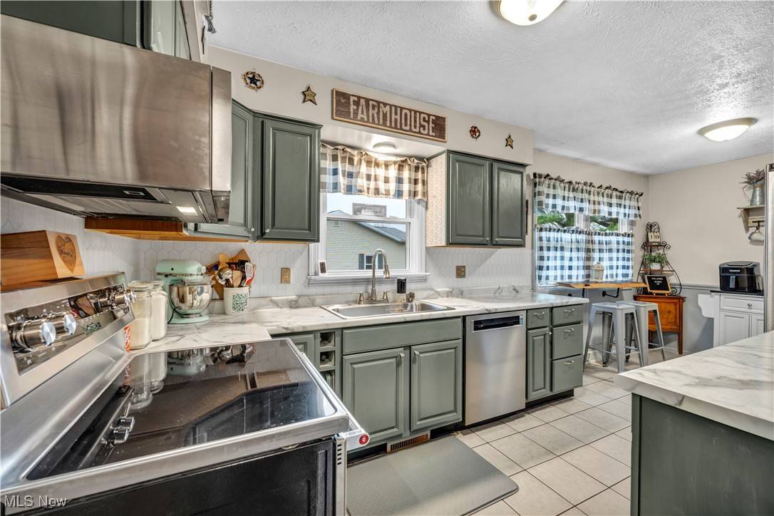 Hartville, OH 44632,7575 Allen DR NE