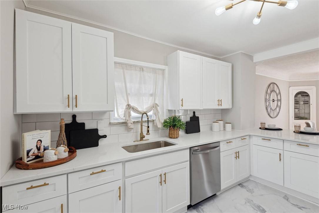 University Heights, OH 44118,3569 Silsby RD