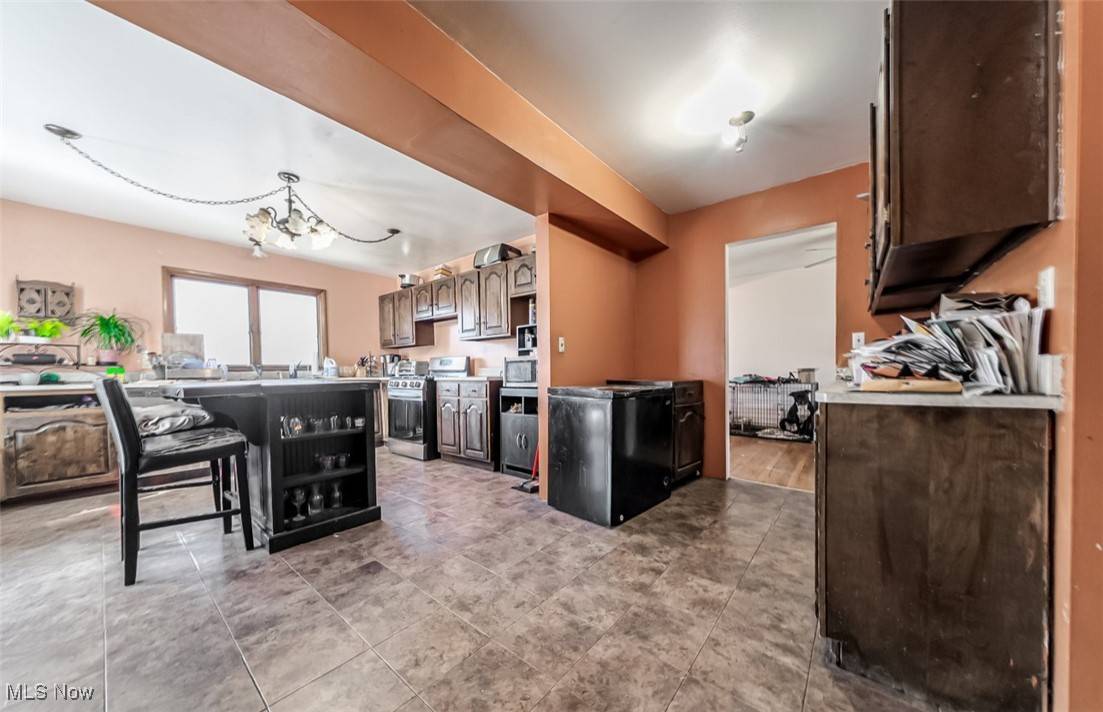 Twinsburg, OH 44087,2380 Croydon RD
