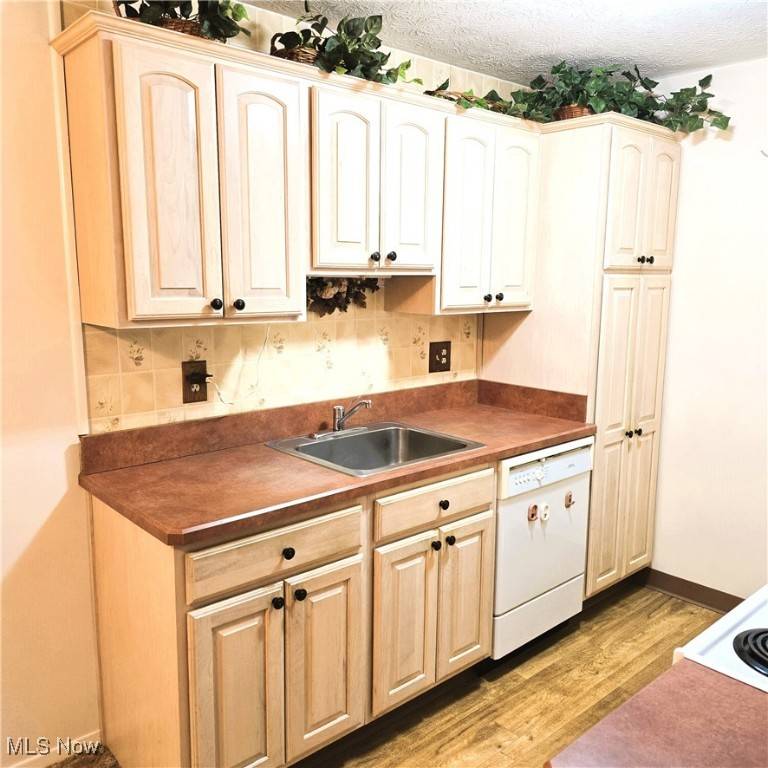 Middleburg Heights, OH 44130,16480 Heather LN #203