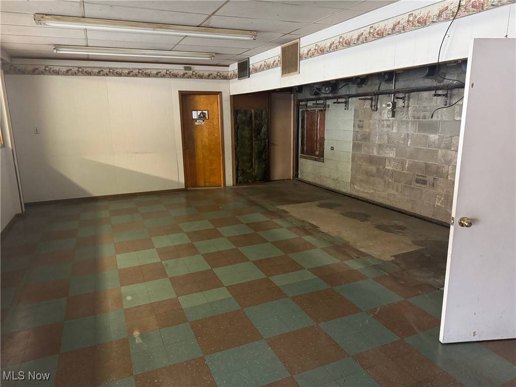 Coshocton, OH 43812,805 Denman AVE