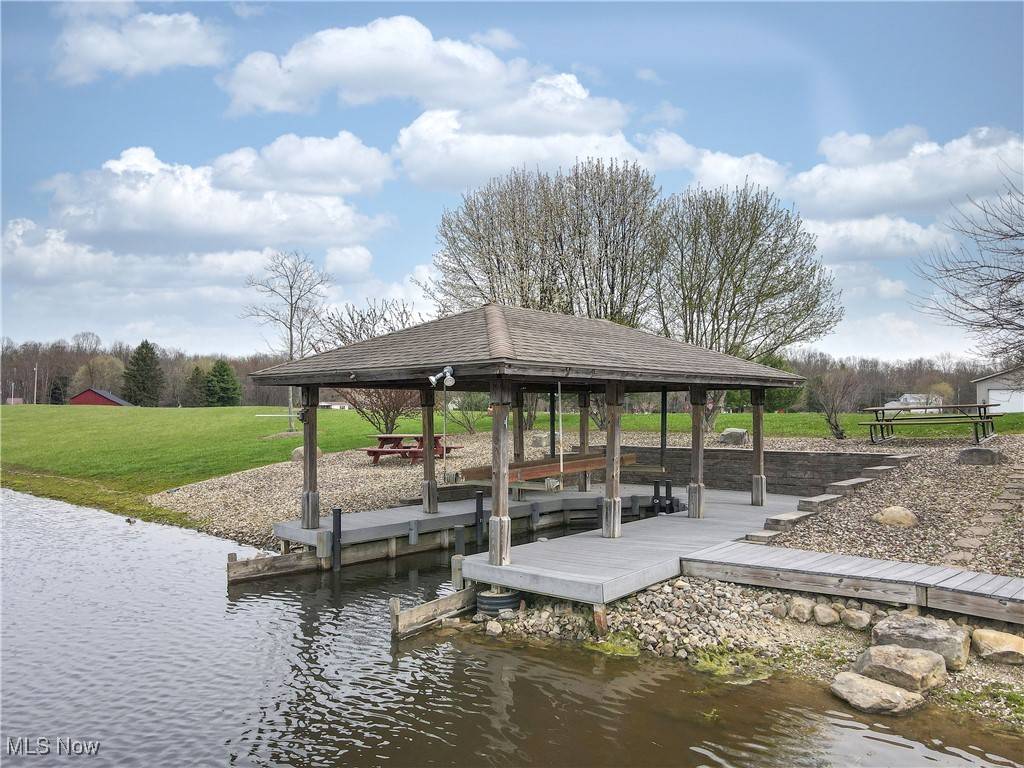 Leavittsburg, OH 44430,3965 Nelson Mosier RD