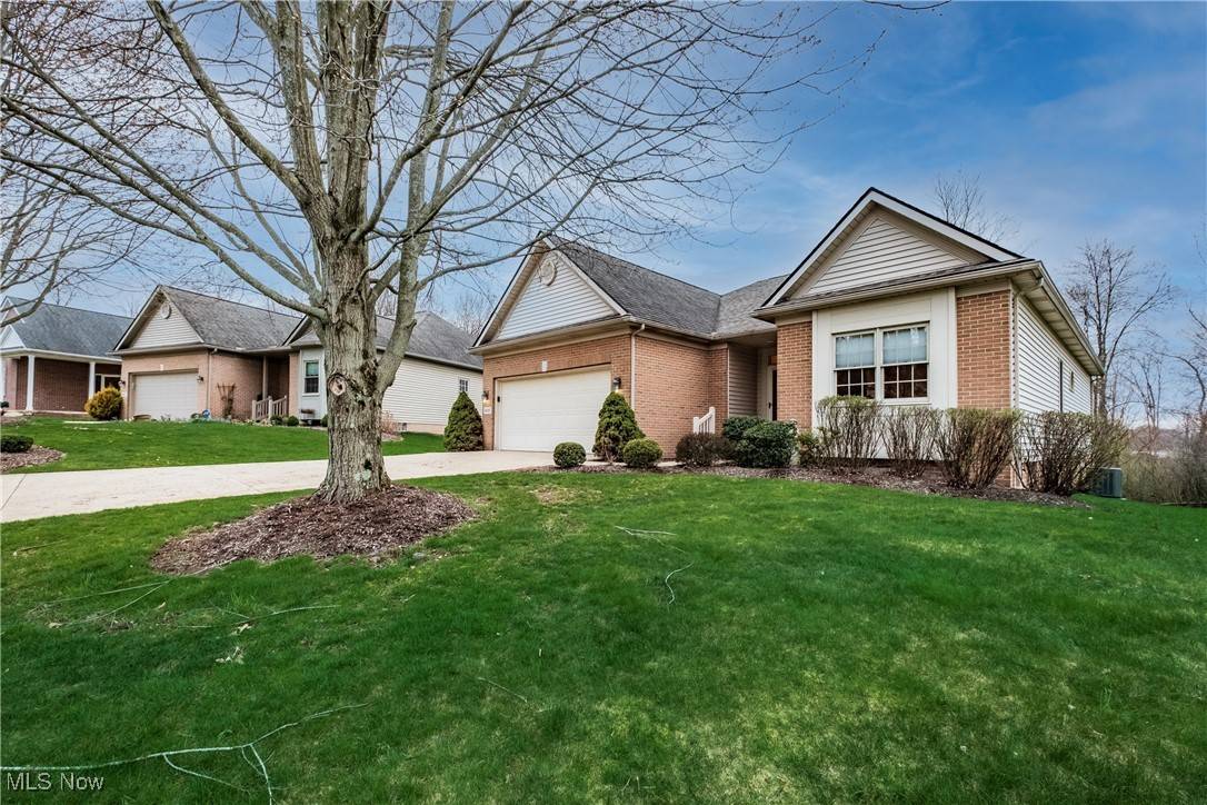 North Canton, OH 44720,9405 Huntshire AVE NW