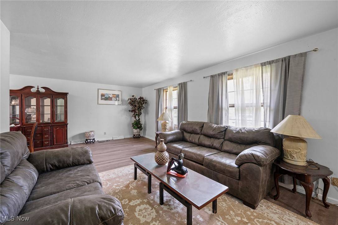Richmond Heights, OH 44143,127 Brush RD