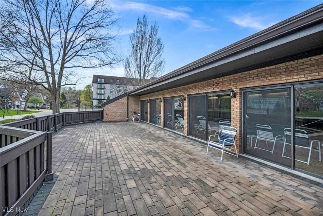 Westlake, OH 44145,800 Brick Mill RUN #406