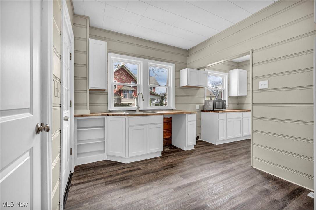 Barberton, OH 44203,68 24th ST NW