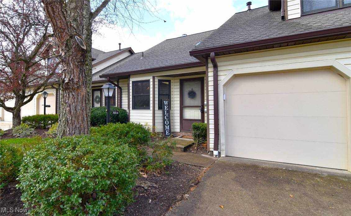 Aurora, OH 44202,700 Hampton CIR #6