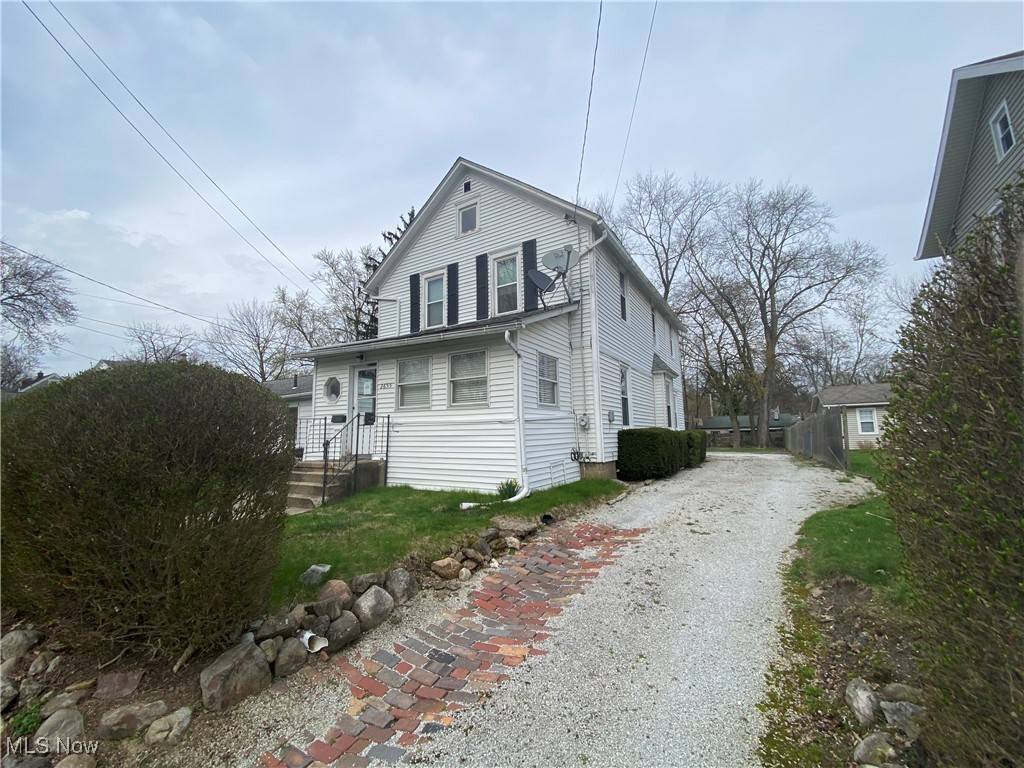 Cuyahoga Falls, OH 44221,2655 Maplewood ST