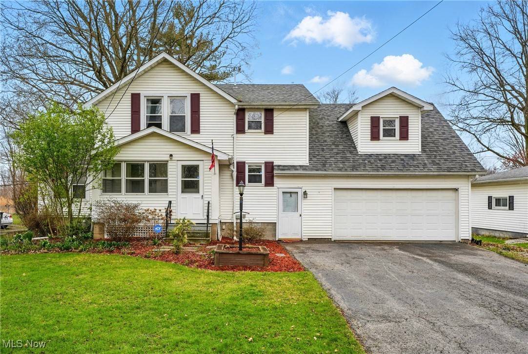 Warren, OH 44484,229 Rosegarden DR NE