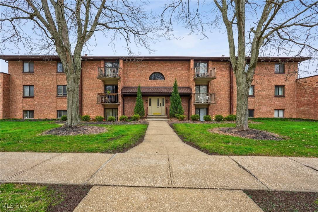 Broadview Heights, OH 44147,600 Tollis Pkwy #209