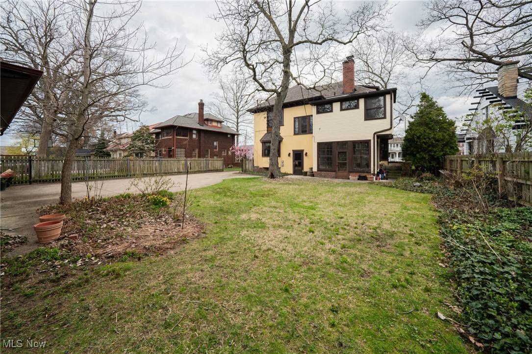 Lakewood, OH 44107,1078 Summit AVE