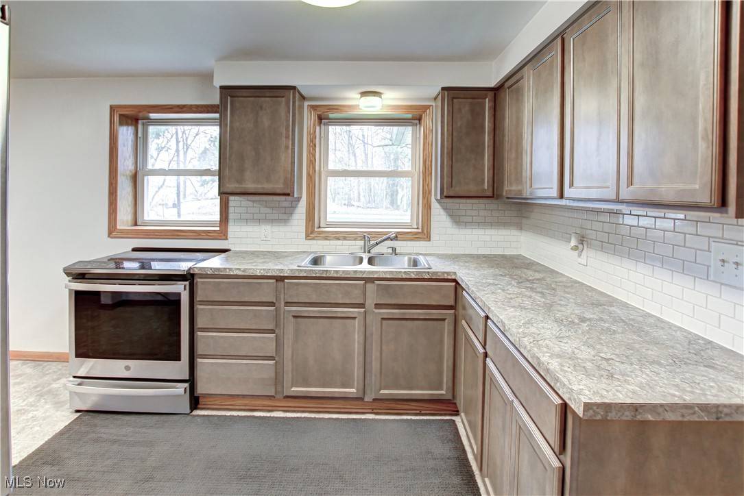 Hartville, OH 44632,2615 Swartz RD NE