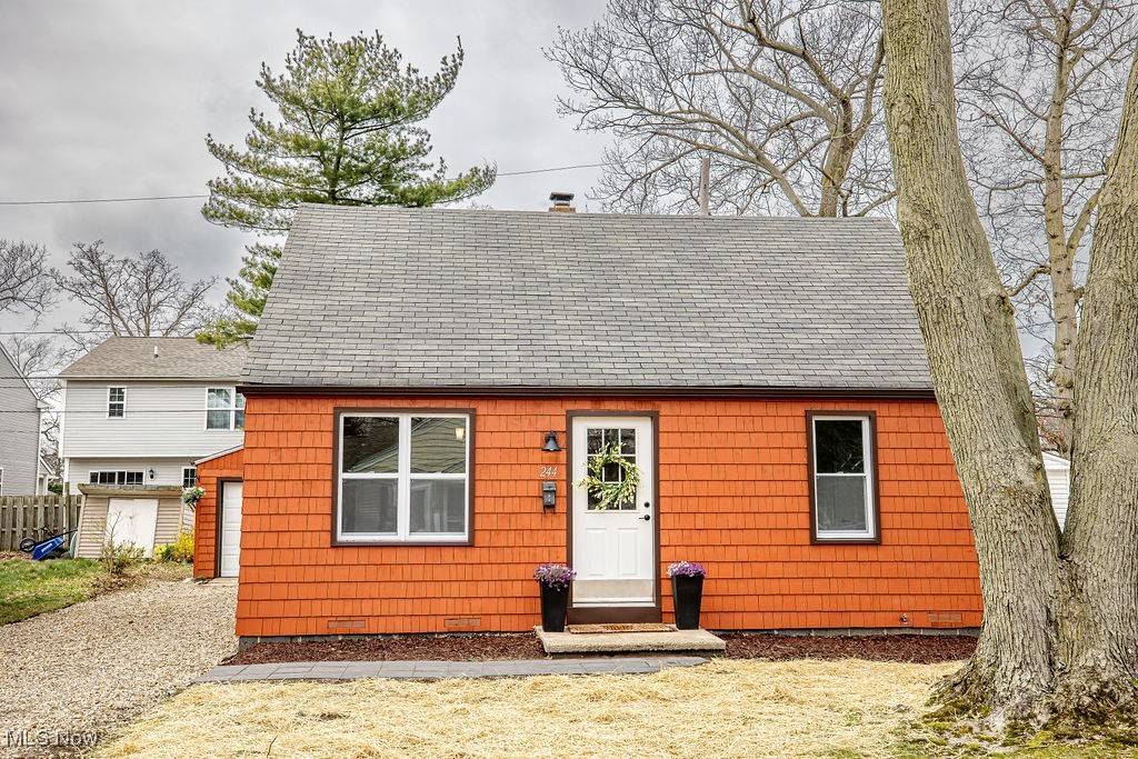 Avon Lake, OH 44012,244 S Point DR