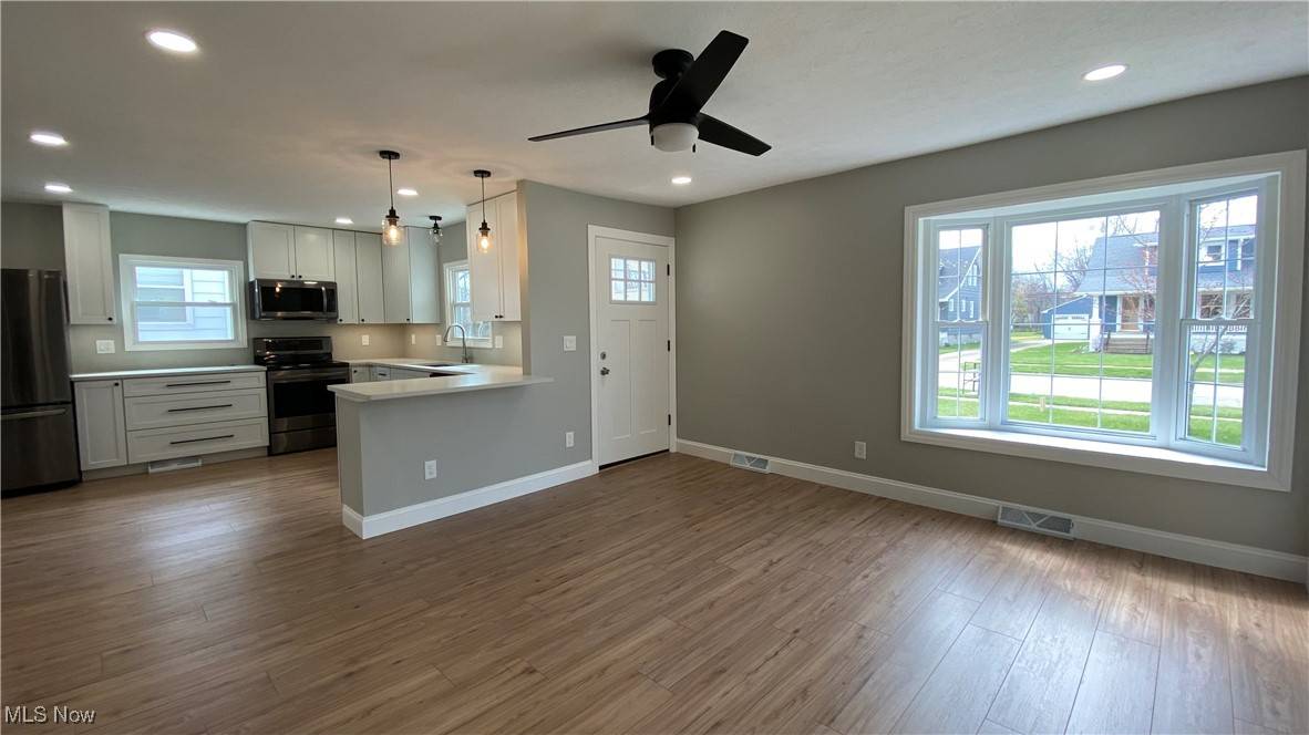 Fairview Park, OH 44126,4325 W 219th ST