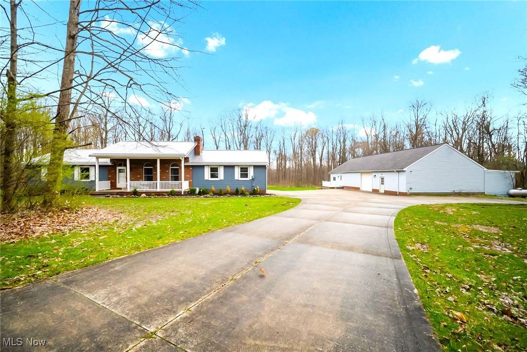 Chagrin Falls, OH 44023,9680 Riverwood LN