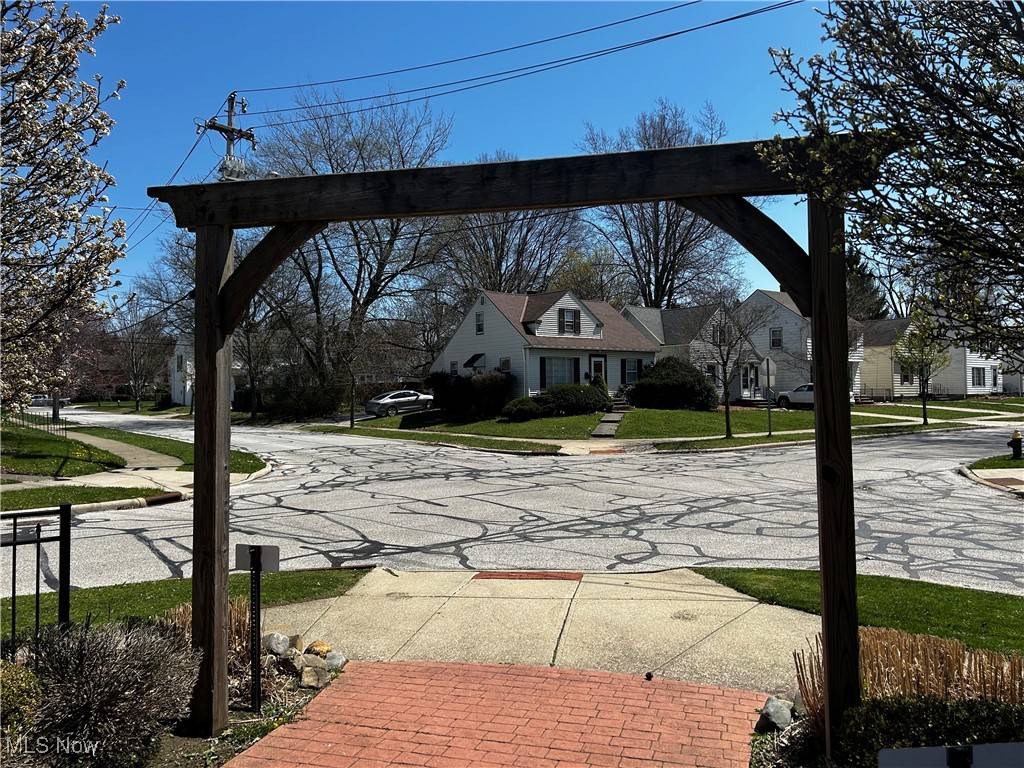 South Euclid, OH 44121,1089 Argonne RD