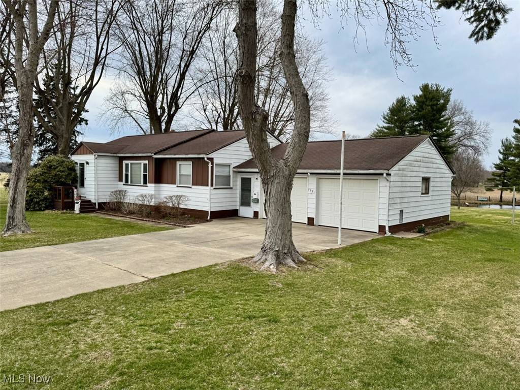 Hartville, OH 44632,7551 Pinedale ST NE
