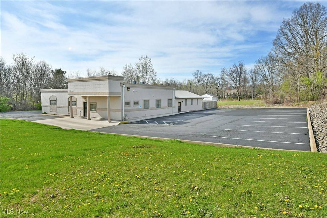 Warren, OH 44484,8645 E Market ST