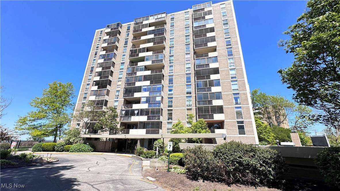 Euclid, OH 44132,25801 Lake Shore BLVD #86