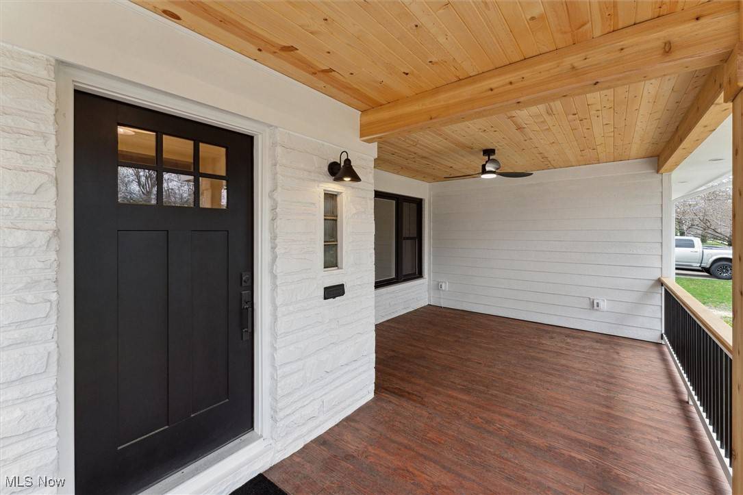 Bay Village, OH 44140,29924 Wolf RD