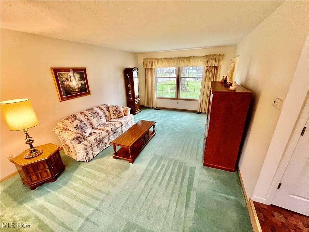 North Olmsted, OH 44070,4429 Michael AVE