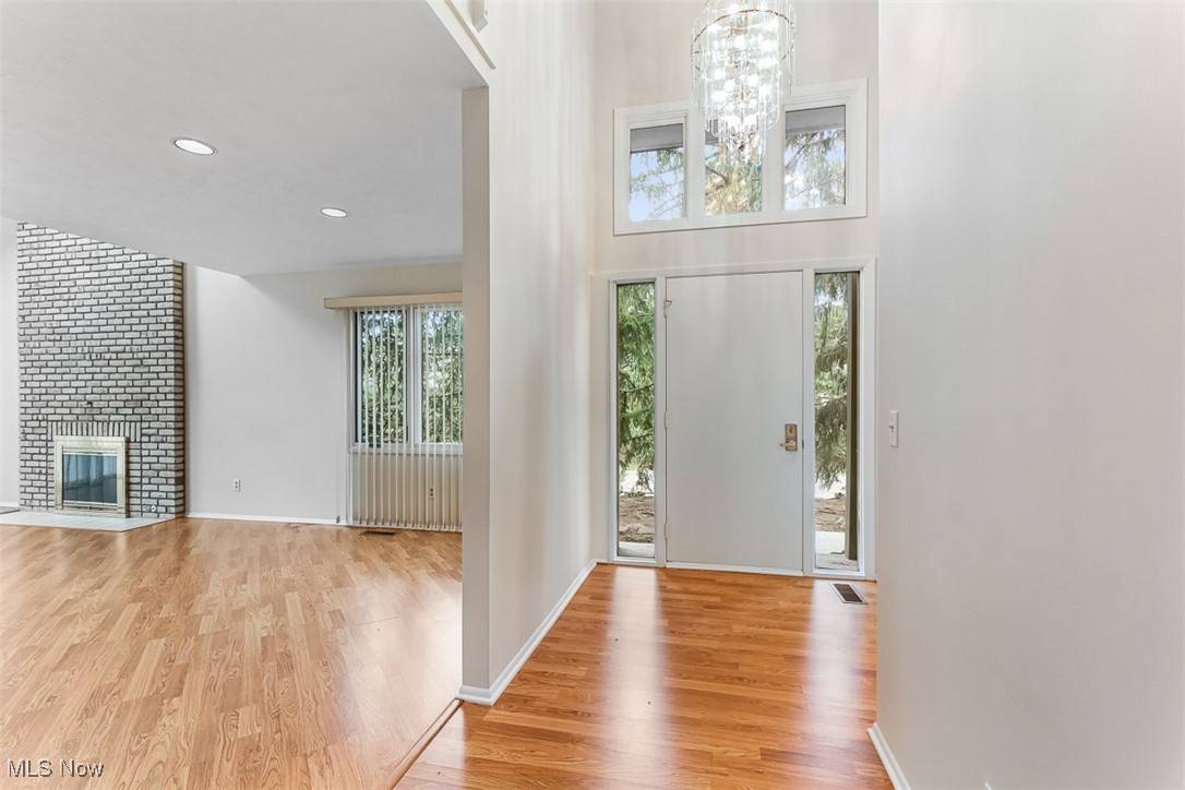 Beachwood, OH 44122,20 Dorset CT