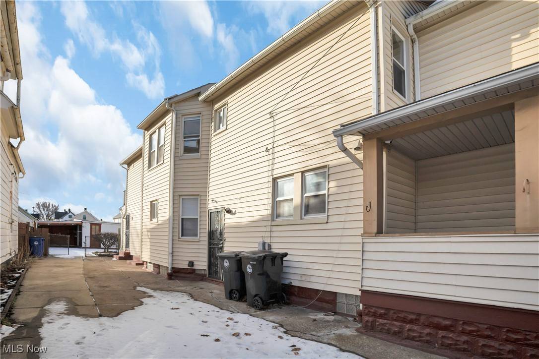 Cleveland, OH 44109,3533 Carlyle AVE