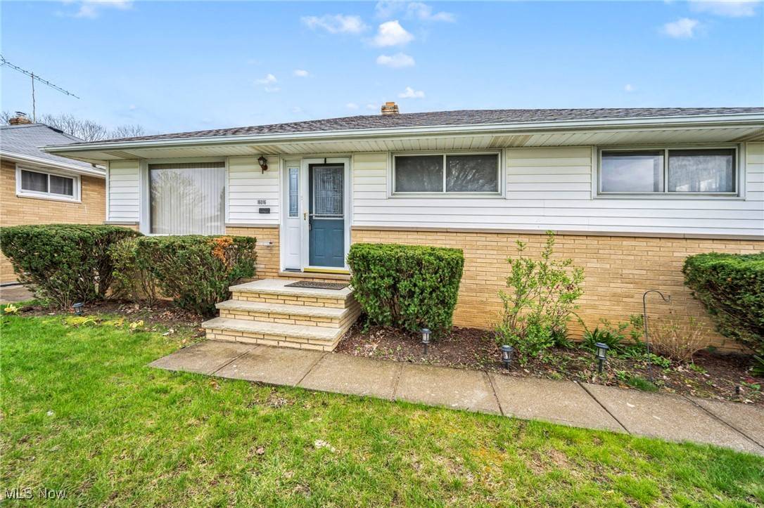 Maple Heights, OH 44137,16016 Rowena AVE