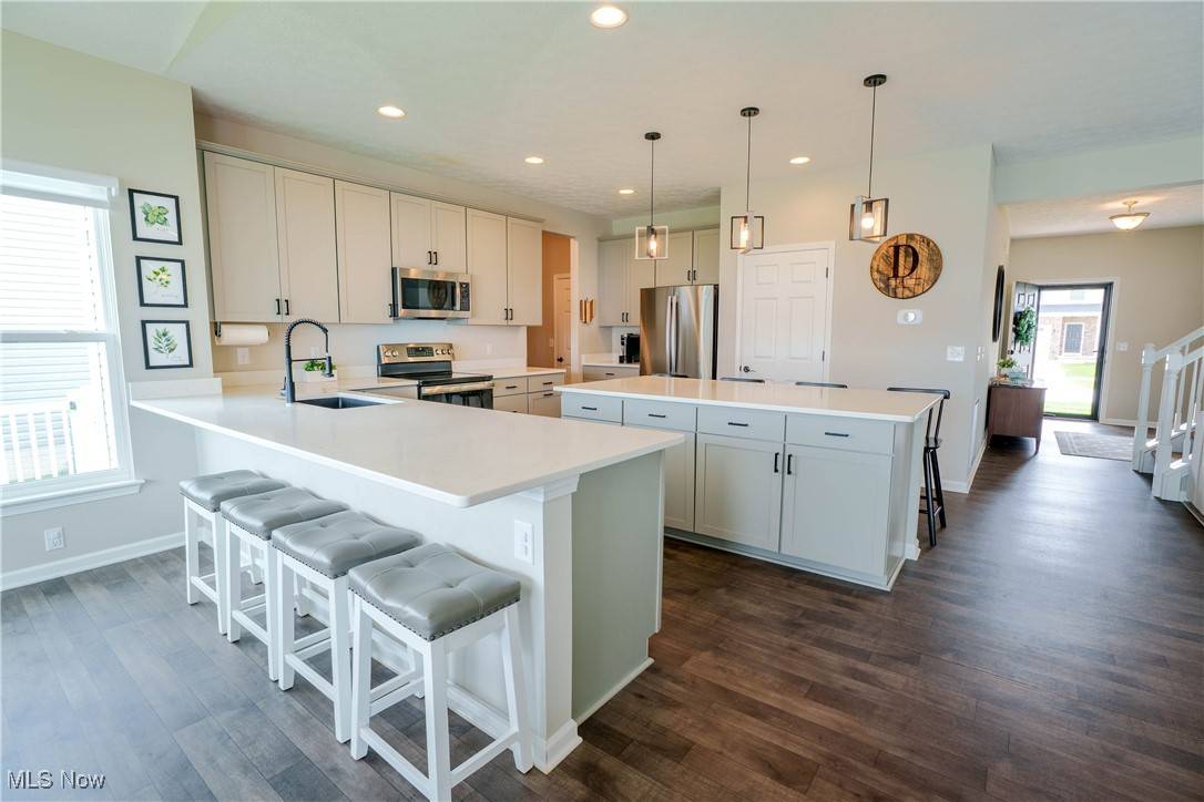 North Ridgeville, OH 44039,37244 White Feather AVE