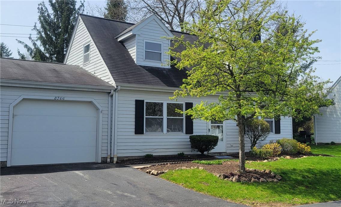 Chagrin Falls, OH 44023,8766 Eastbrook CIR