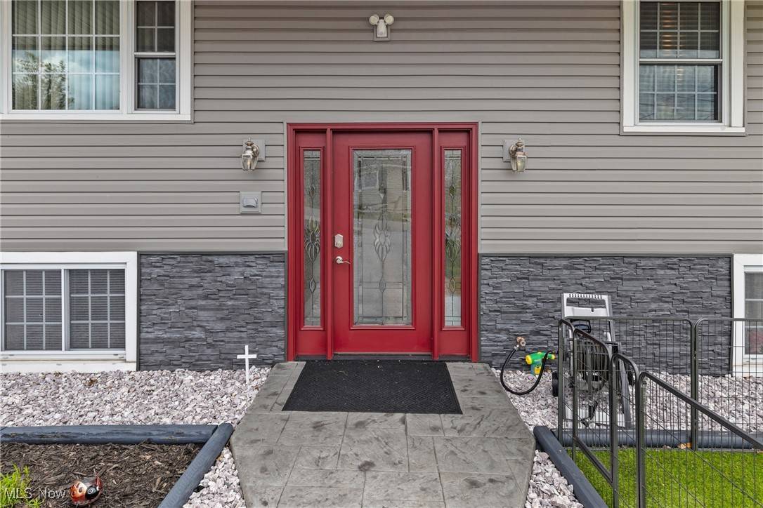 Martins Ferry, OH 43935,16 Hillcrest DR